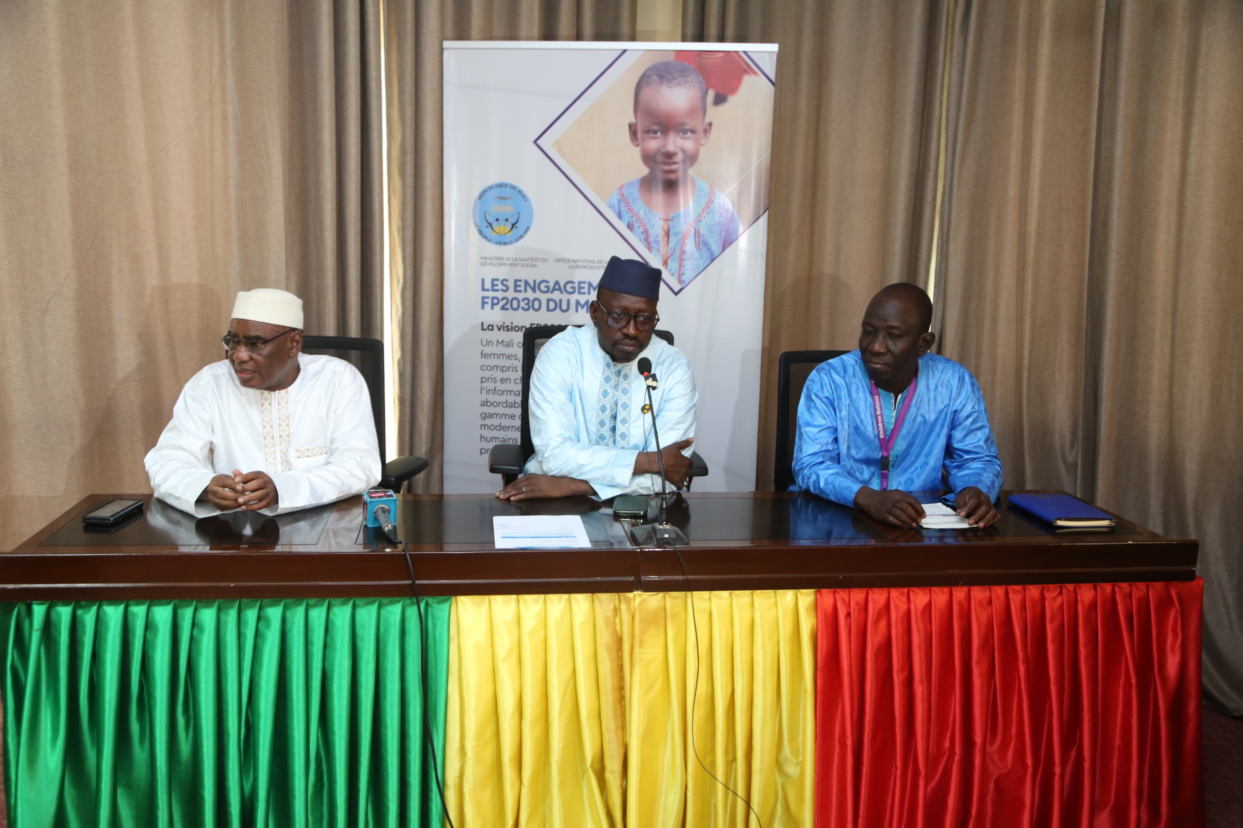 Solidarité agissante au MSDS : donation d’une importante quantité de médicaments antibiotiques de première nécessité d’une valeur de plus 500 millions de Fcfa destinés aux populations.